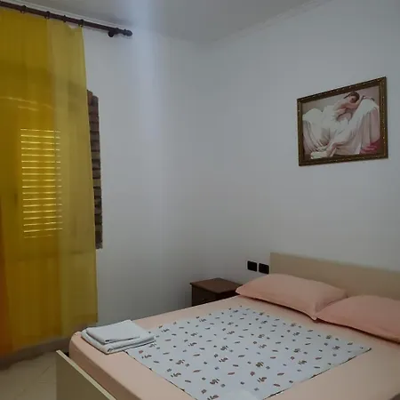 Pensión Elvis 4*